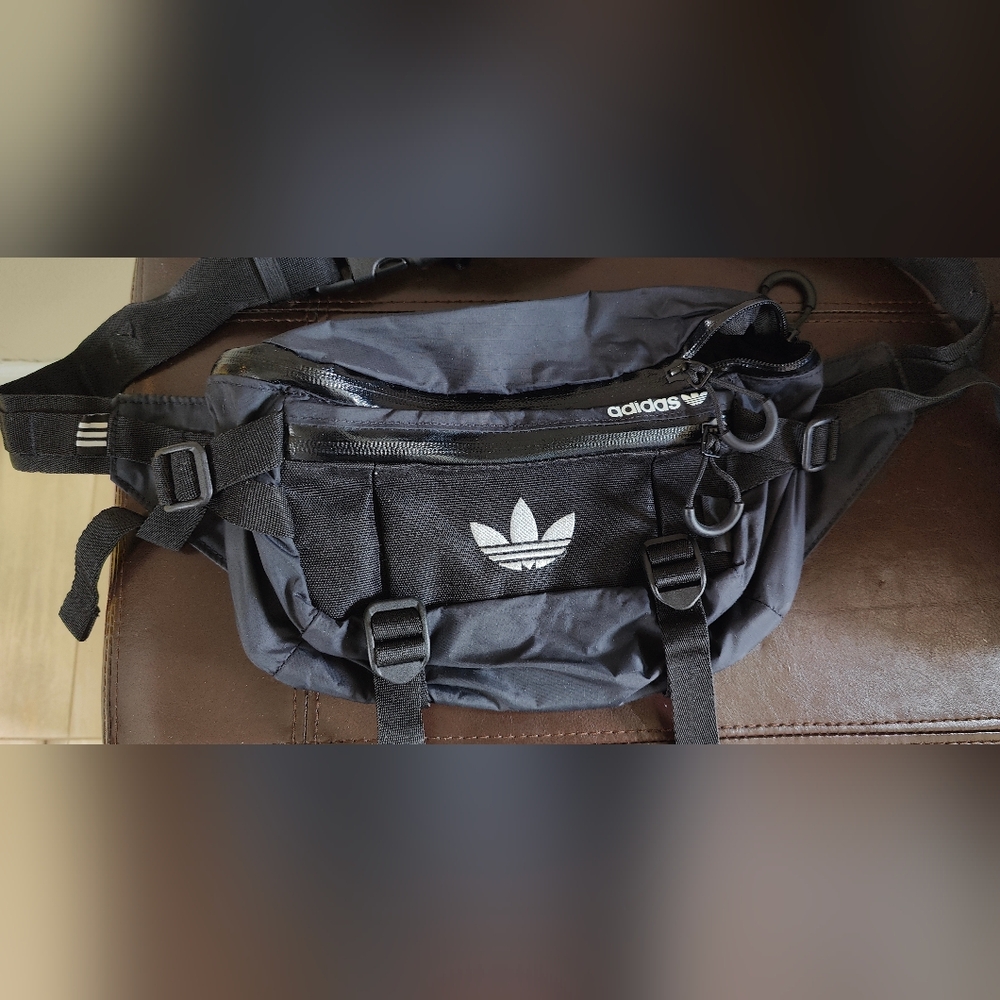 Adidas Unisex Black Large Size Fannypack